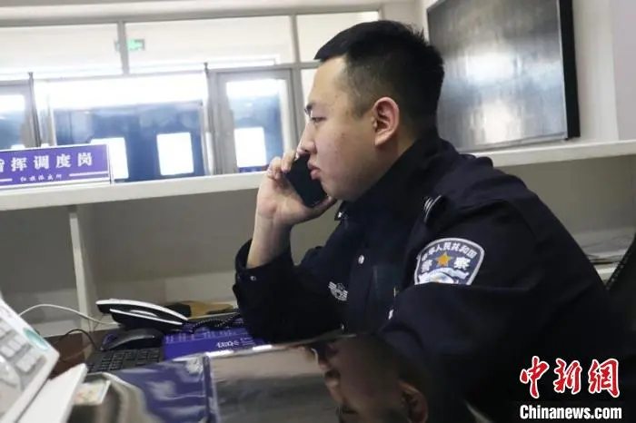 致敬警察節丨警察節里的初心傳承：新警老警延續“紅藍”血脈